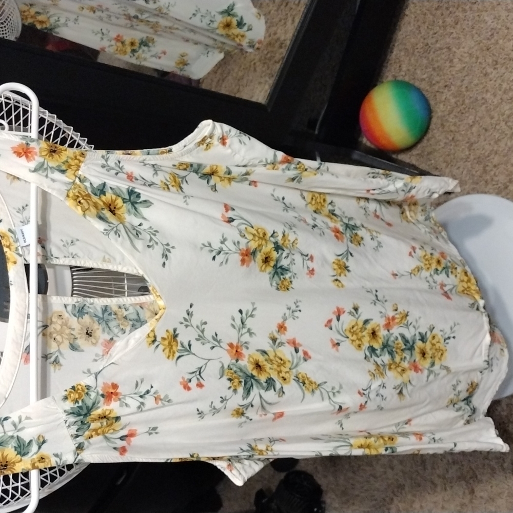 Old Navy flower tank top